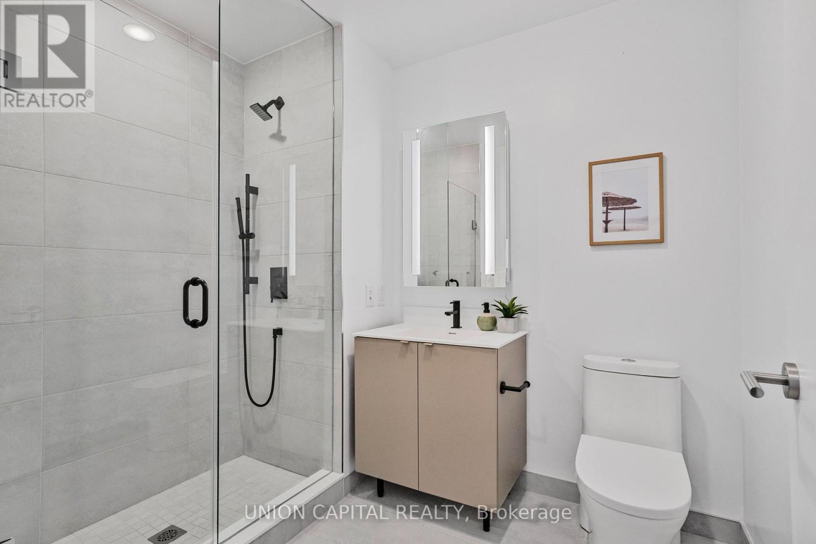 306 - 500 Dupont Street, Toronto, ON - Indoor Photo Showing Bathroom