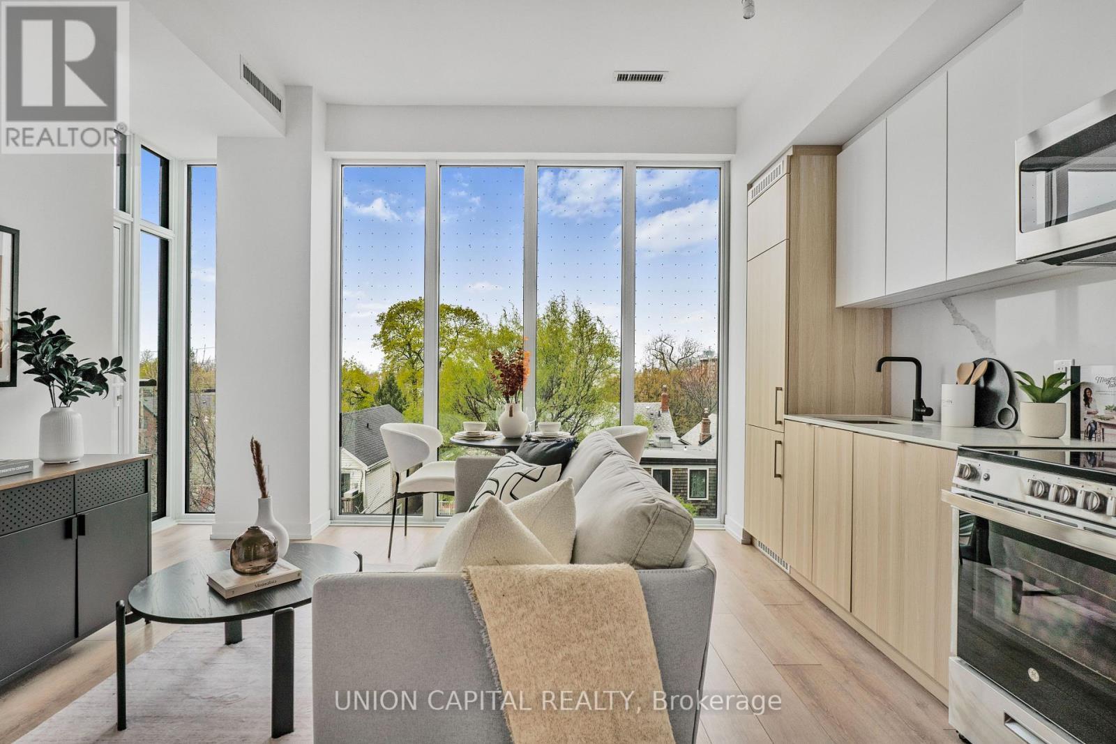 306 - 500 Dupont Street, Toronto, ON - Indoor Photo Showing Other Room