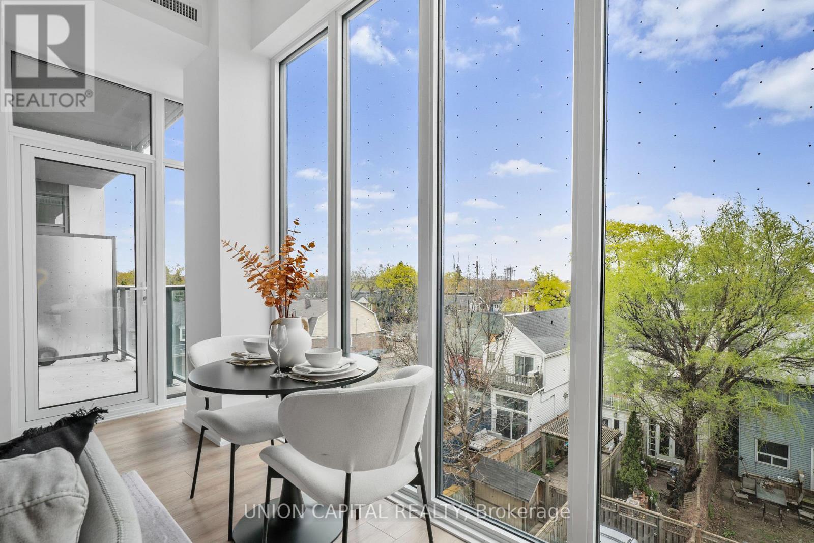 306 - 500 Dupont Street, Toronto, ON - Indoor Photo Showing Dining Room