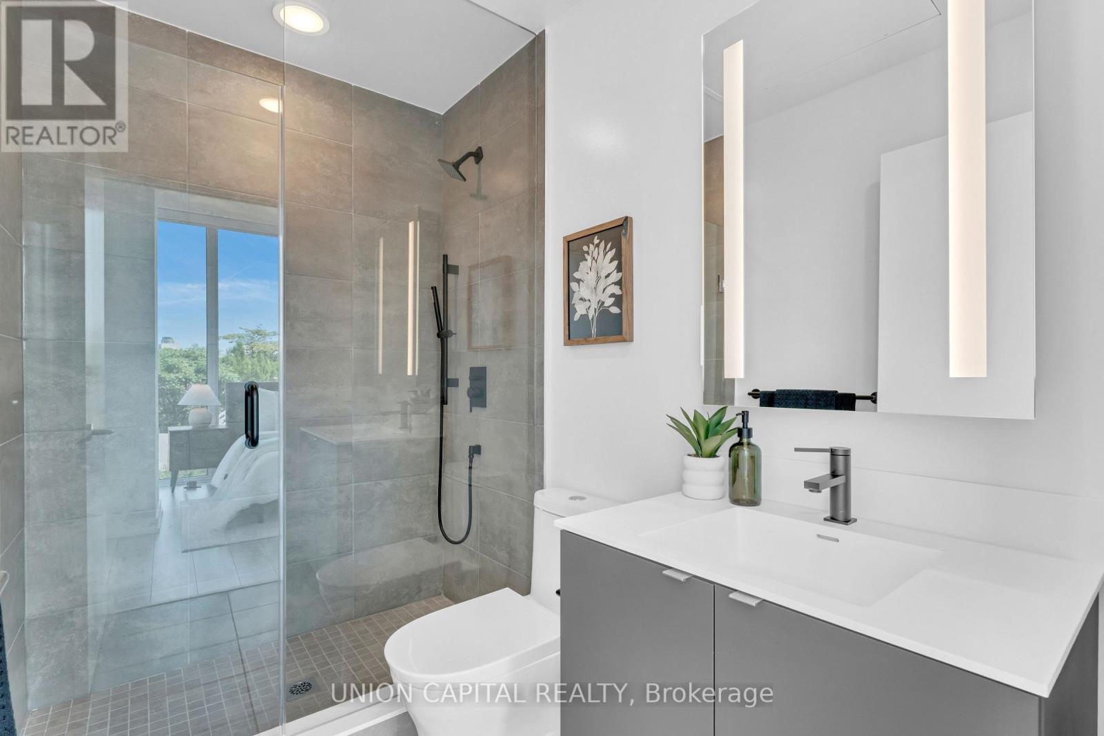 308 - 500 Dupont Street, Toronto, ON - Indoor Photo Showing Bathroom