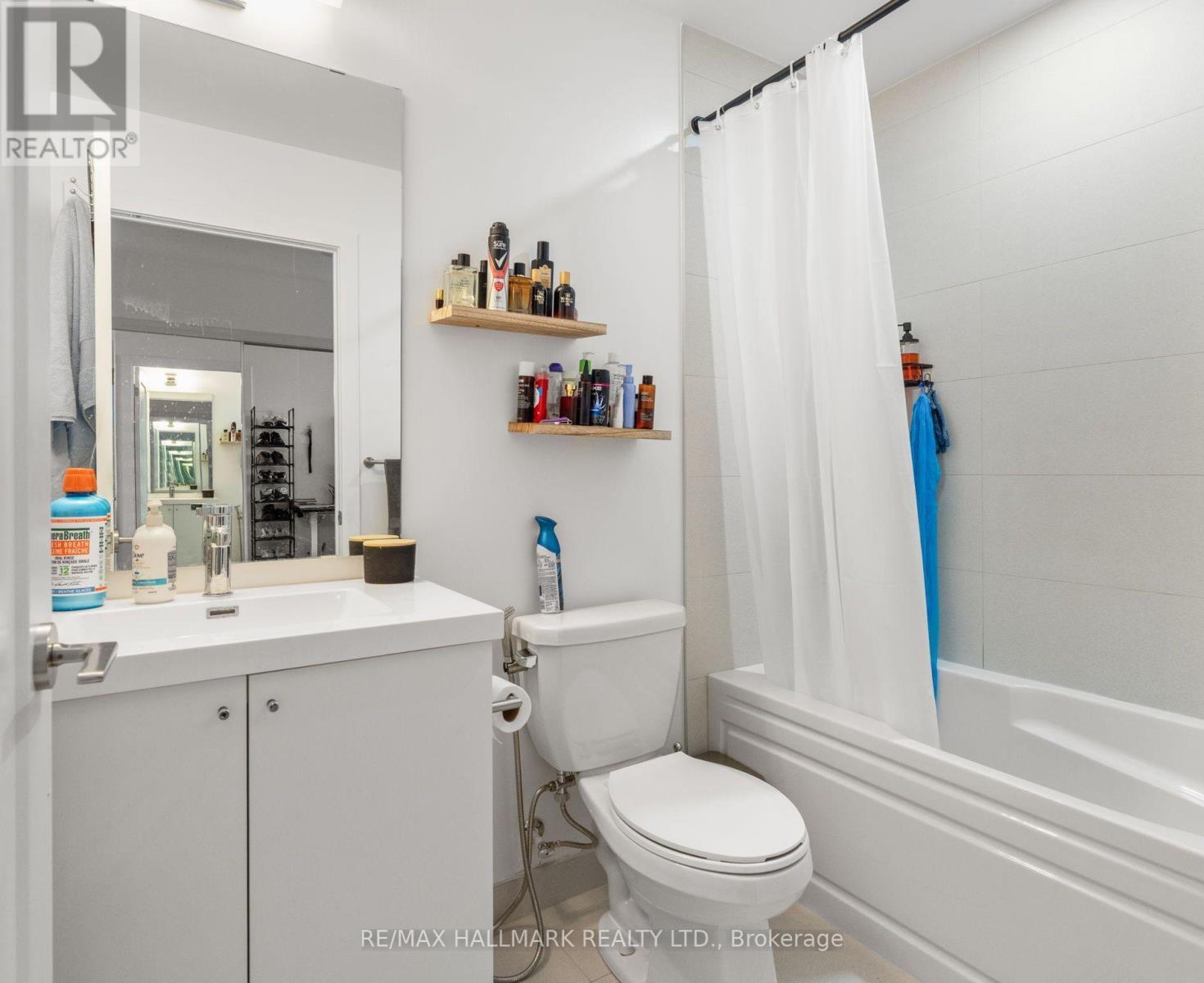 Ph20 - 2545 Simcoe Street, Oshawa, ON - Indoor Photo Showing Bathroom