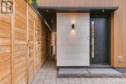 Laneway House -