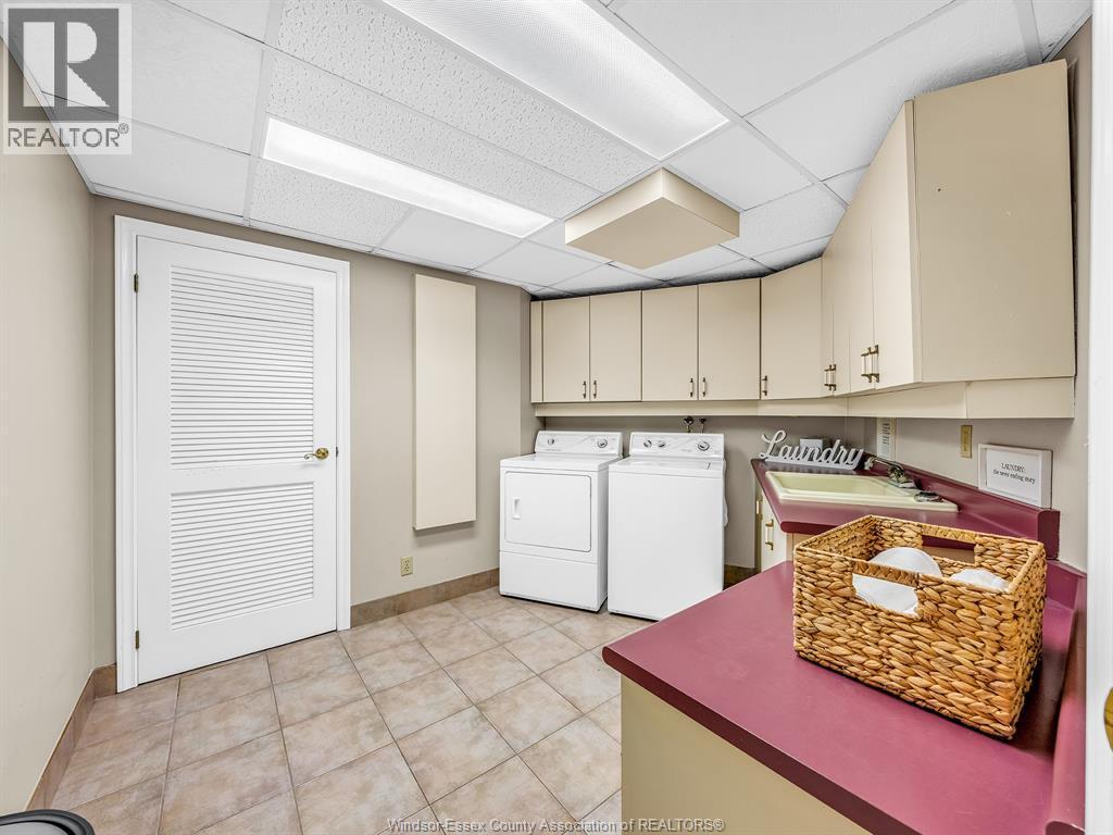109 Robson Rd. Unit# 201, Leamington, ON - Indoor Photo Showing Laundry Room