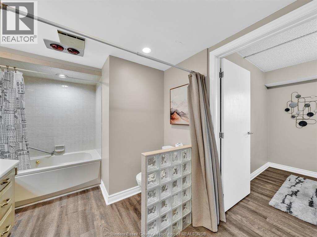 109 Robson Rd. Unit# 201, Leamington, ON - Indoor Photo Showing Other Room