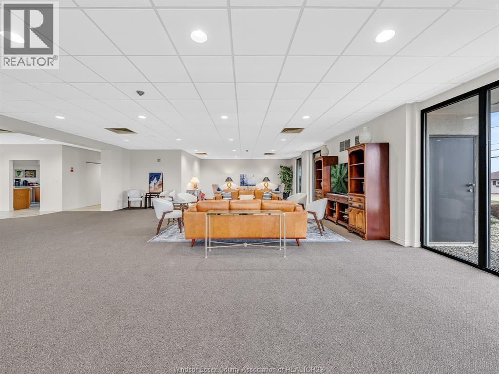 109 Robson Rd. Unit# 201, Leamington, ON - Indoor Photo Showing Other Room