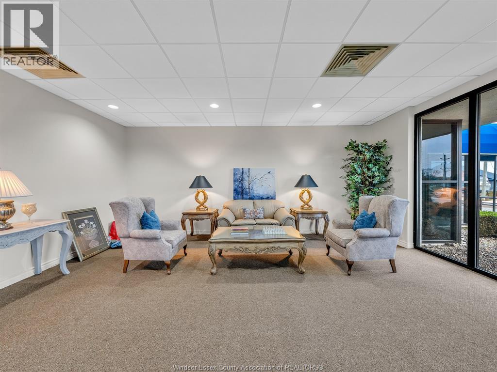 109 Robson Rd. Unit# 201, Leamington, ON - Indoor Photo Showing Other Room