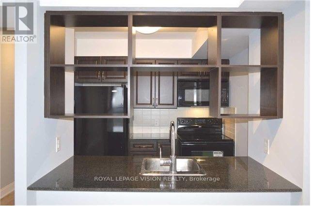 3708 - 125 Village Green Square, Toronto, ON - Indoor Photo Showing Kitchen