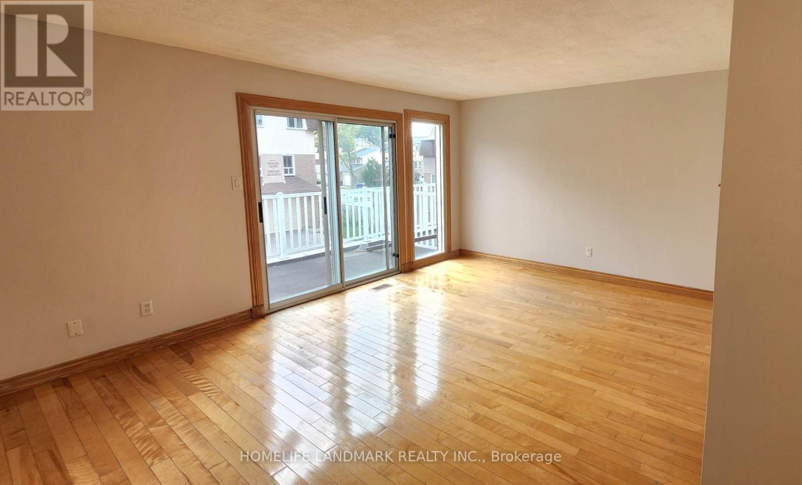6 - 44 Chester Le Boulevard, Toronto, ON - Indoor Photo Showing Other Room