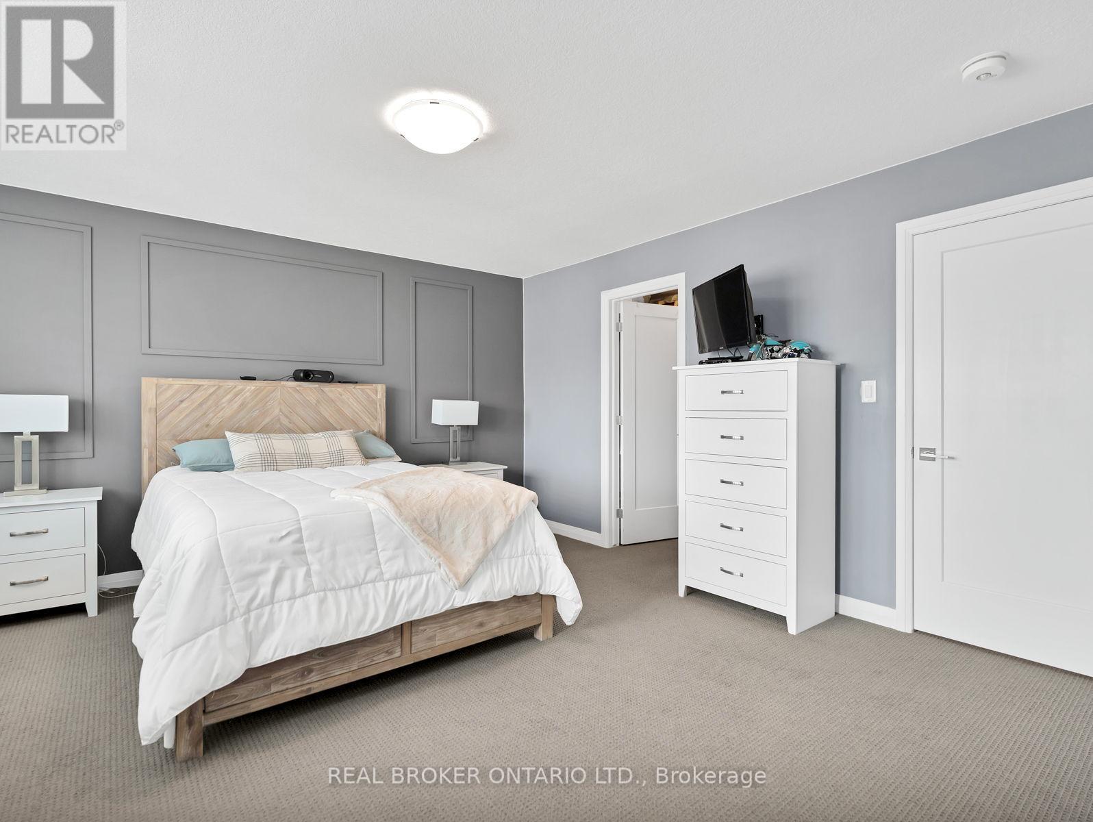 67 Lexington Avenue, Hamilton, ON - Indoor Photo Showing Bedroom