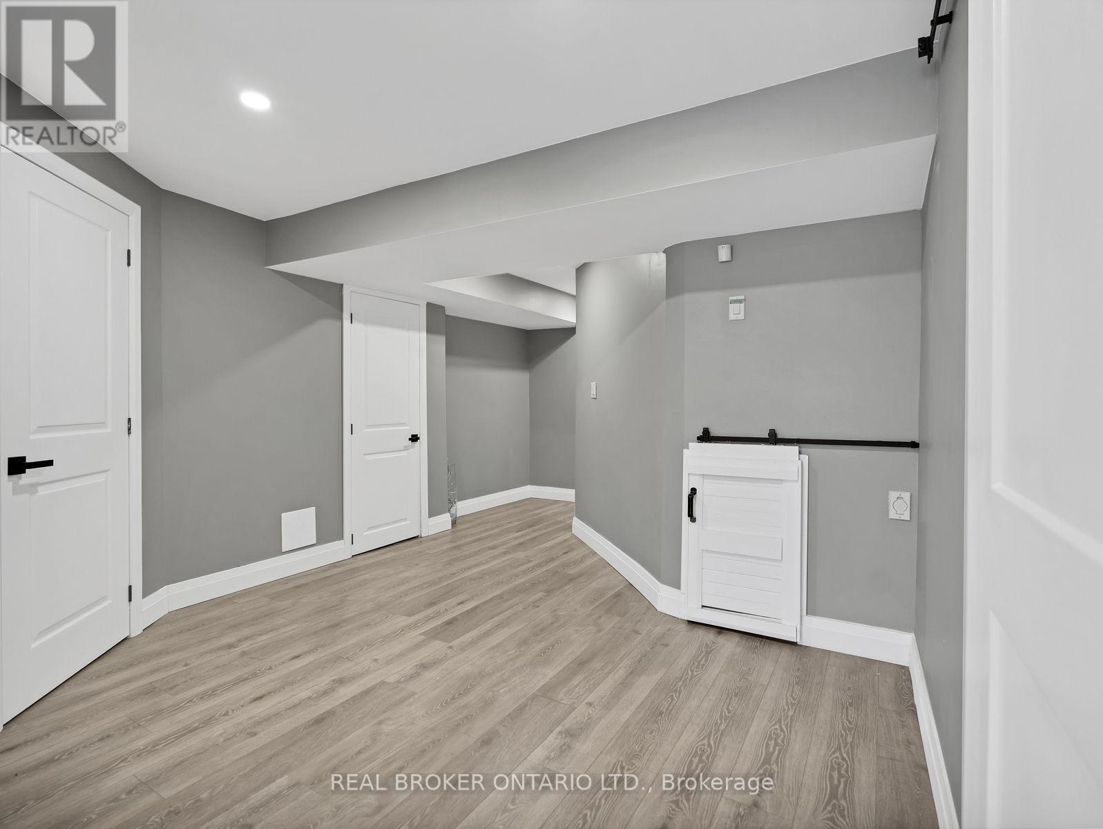 67 Lexington Avenue, Hamilton, ON - Indoor Photo Showing Other Room