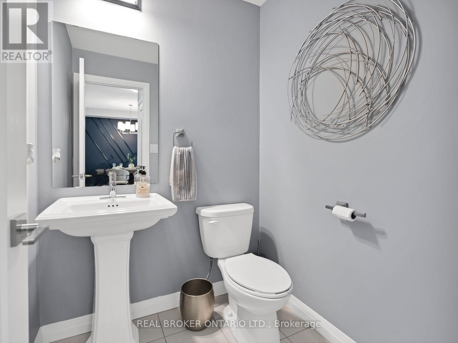 67 Lexington Avenue, Hamilton, ON - Indoor Photo Showing Bathroom
