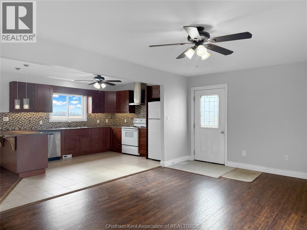 12741 Longwoods Road, Thamesville, ON - Indoor Photo Showing Kitchen