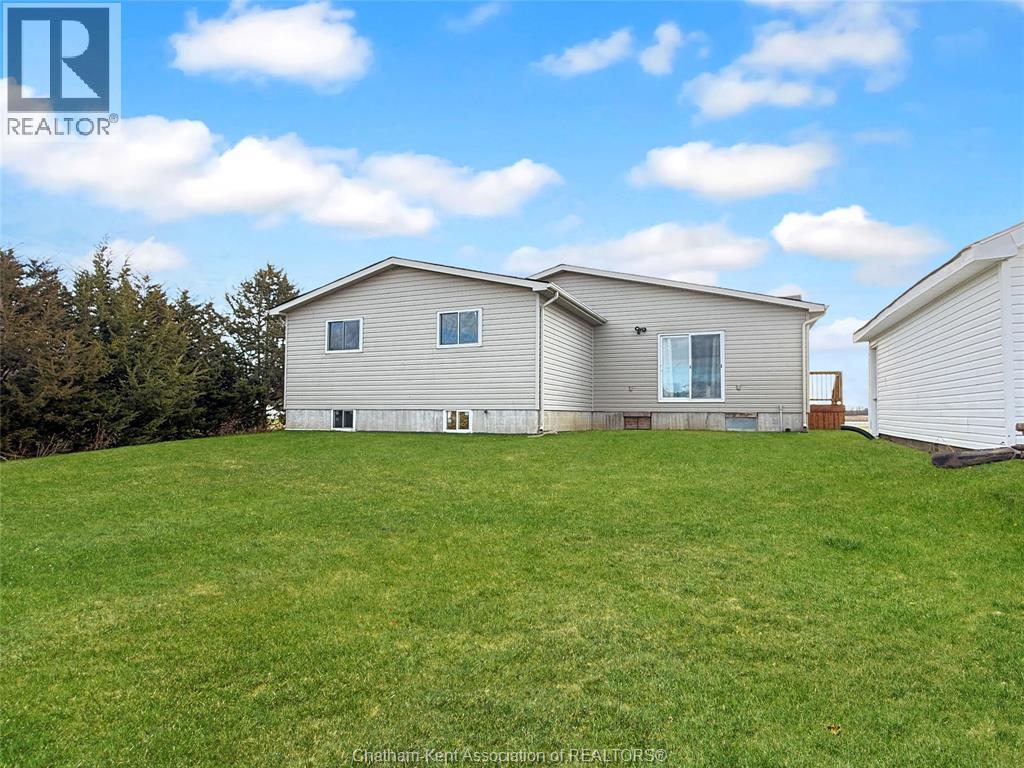 12741 Longwoods Road, Thamesville, ON - Outdoor