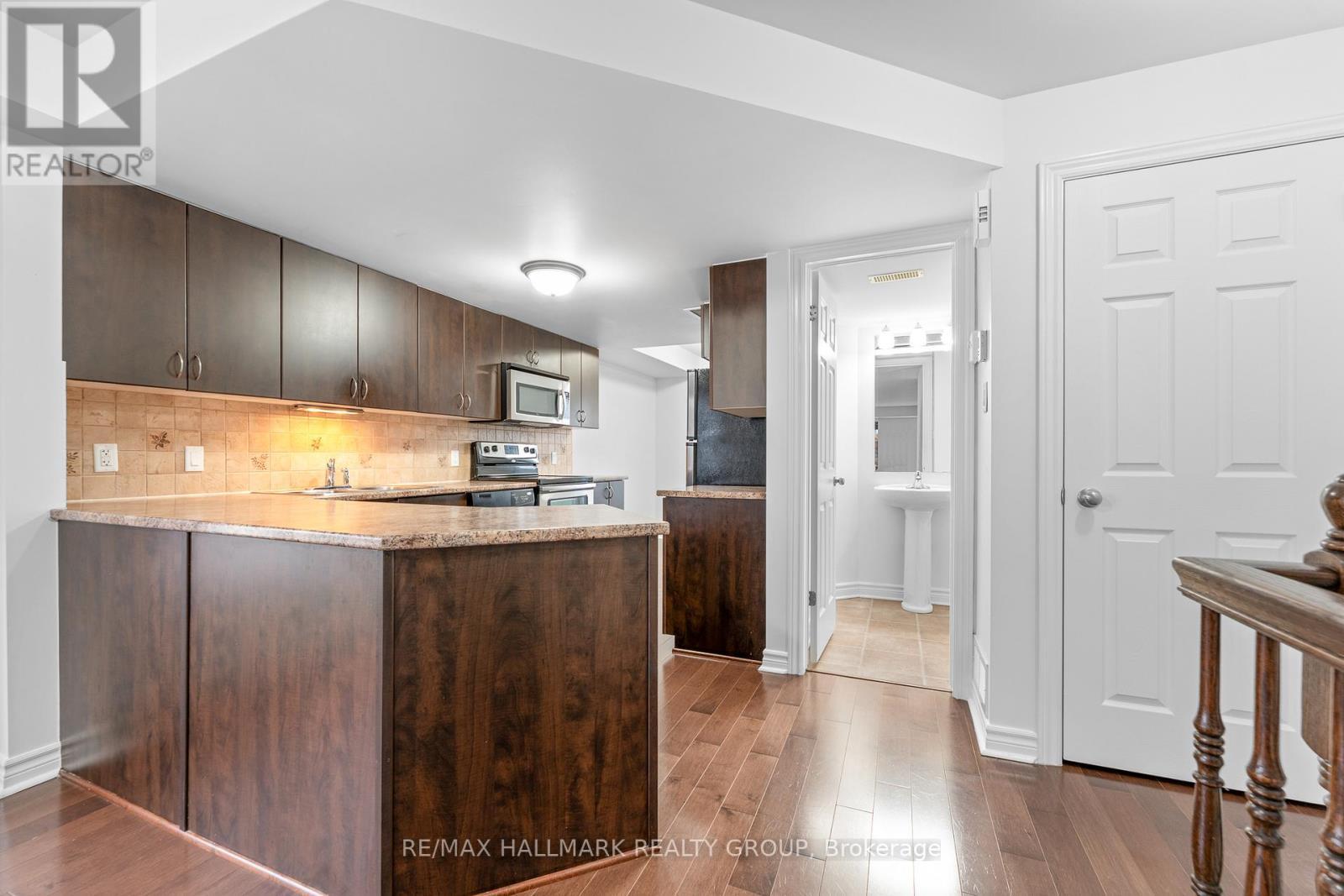 736B Chapman Mills Drive, Ottawa, ON - Indoor Photo Showing Kitchen