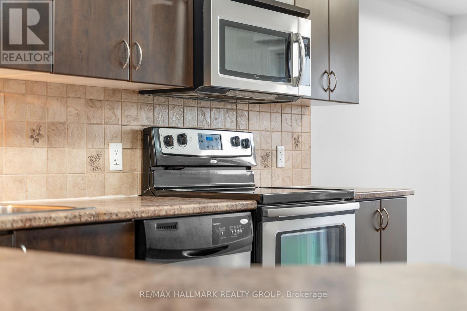 736B Chapman Mills Drive, Ottawa, ON - Indoor Photo Showing Kitchen