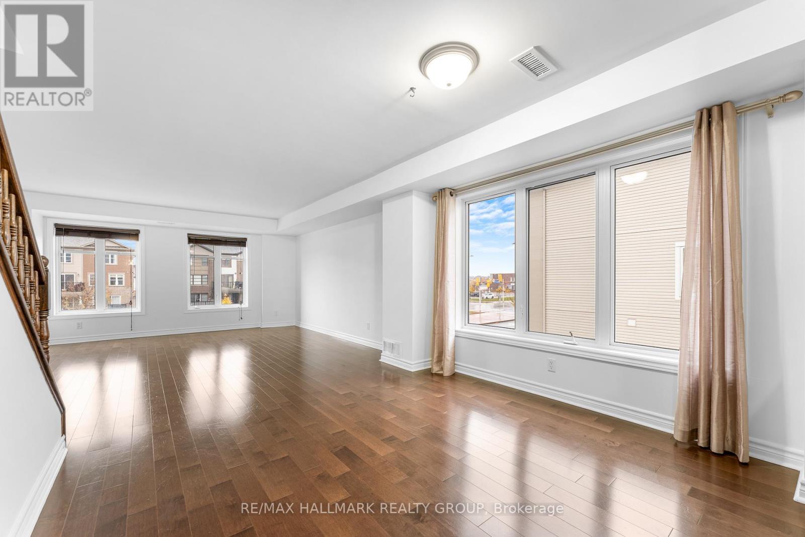 736B Chapman Mills Drive, Ottawa, ON - Indoor Photo Showing Other Room