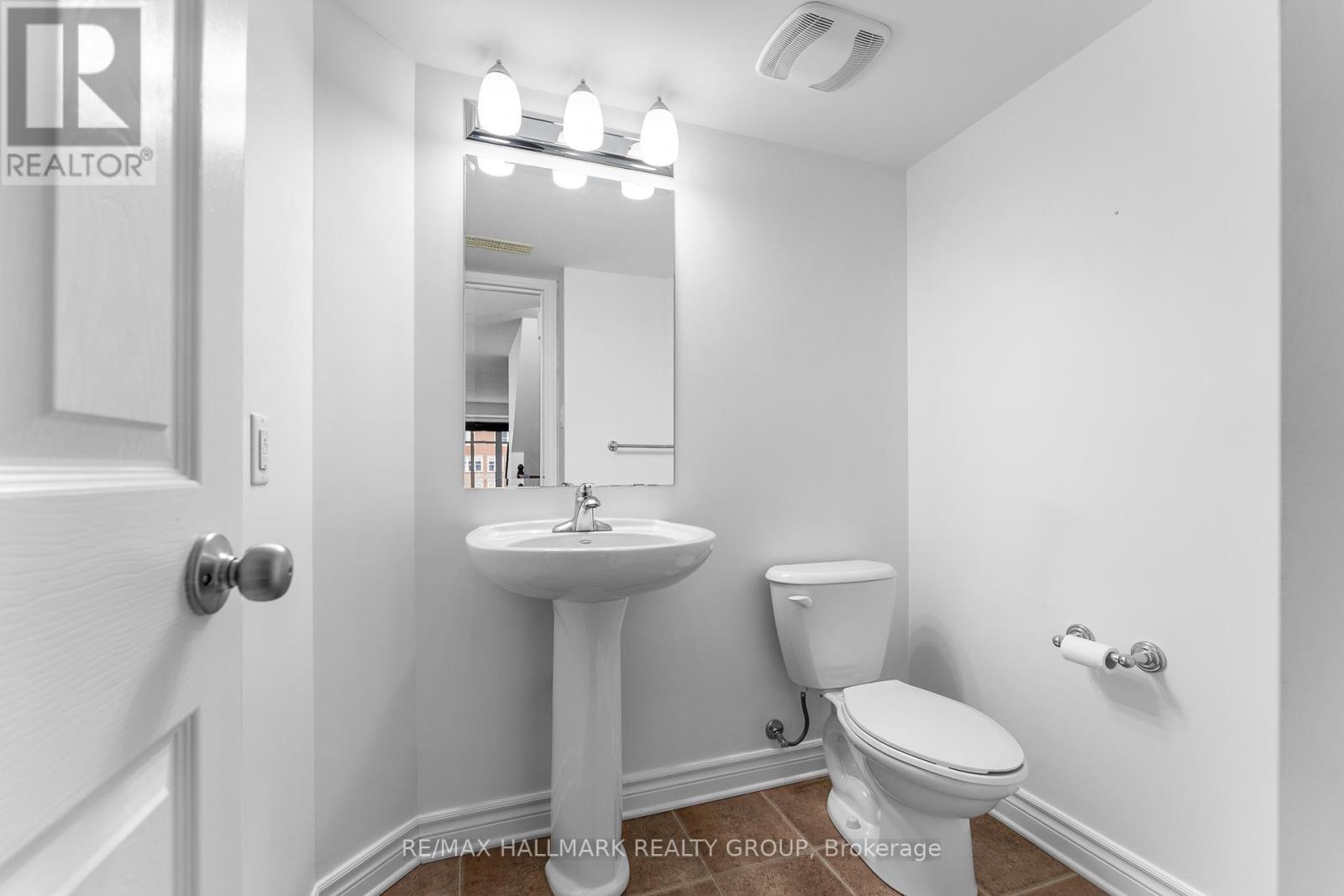 736B Chapman Mills Drive, Ottawa, ON - Indoor Photo Showing Bathroom