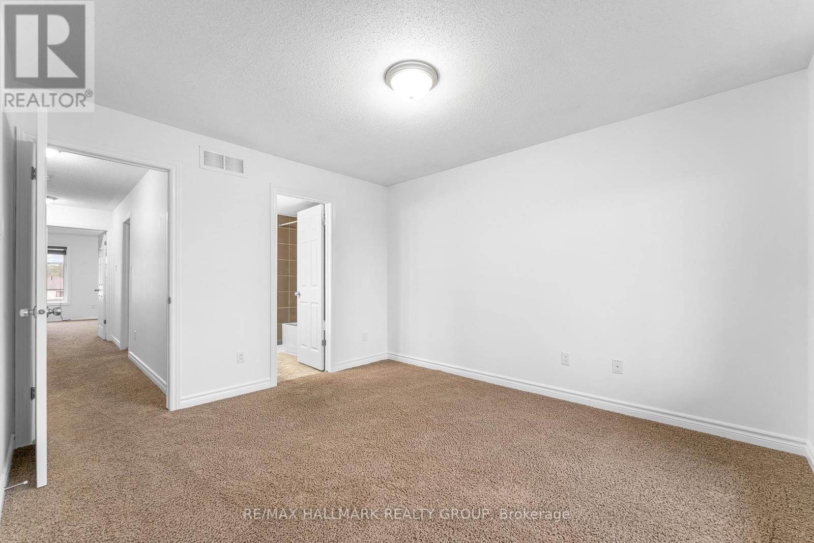 736B Chapman Mills Drive, Ottawa, ON - Indoor Photo Showing Other Room