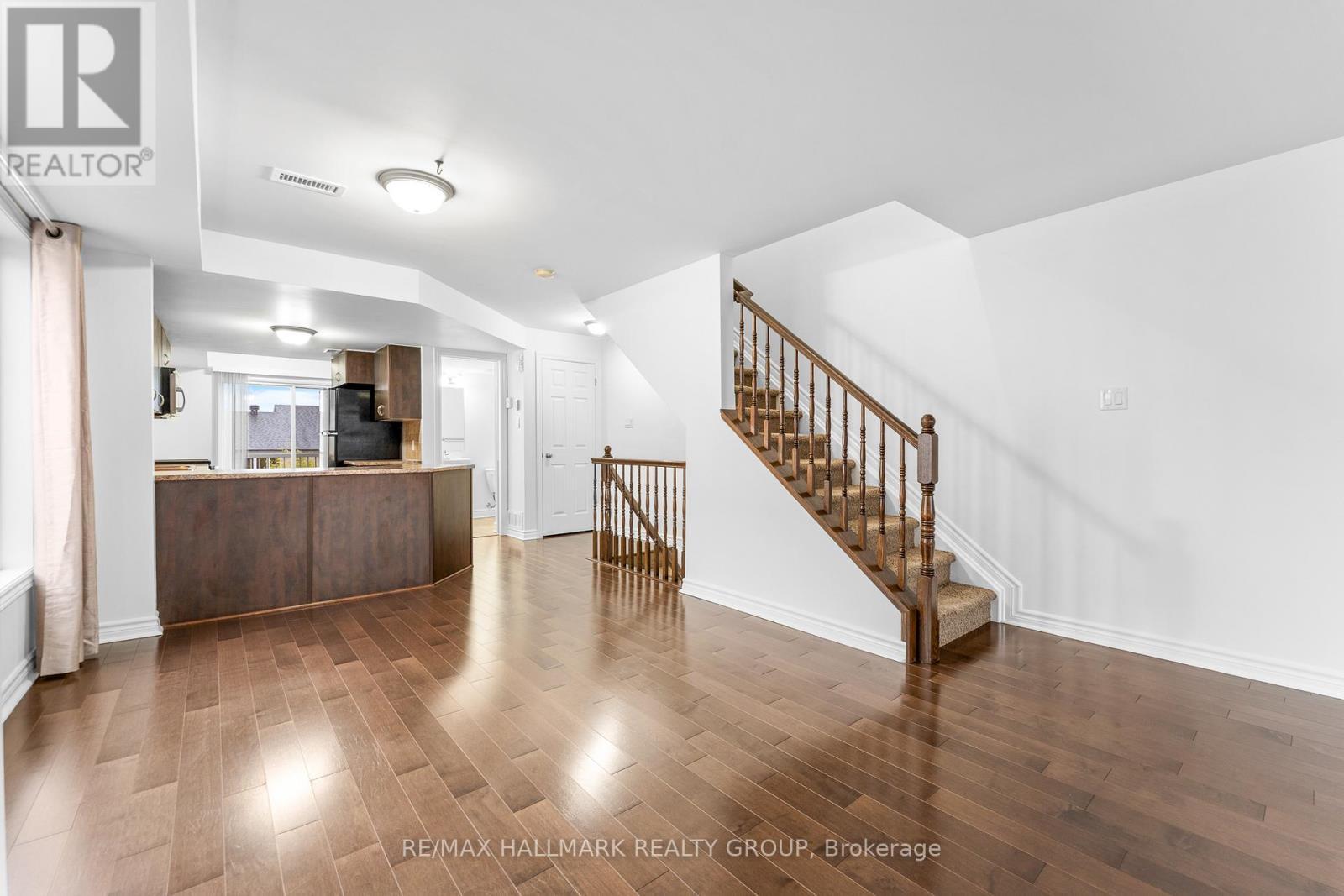 736B Chapman Mills Drive, Ottawa, ON - Indoor