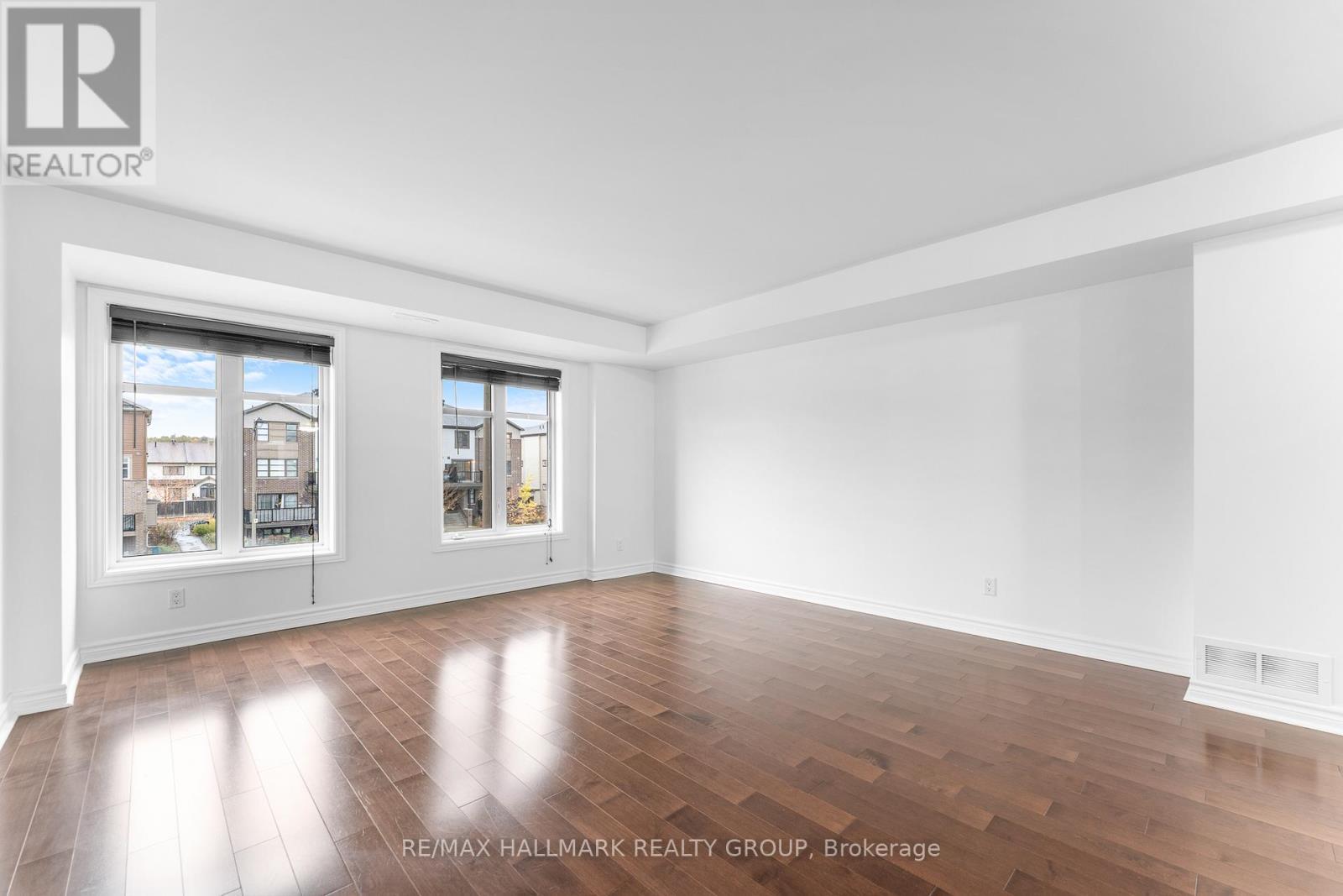 736B Chapman Mills Drive, Ottawa, ON - Indoor Photo Showing Other Room