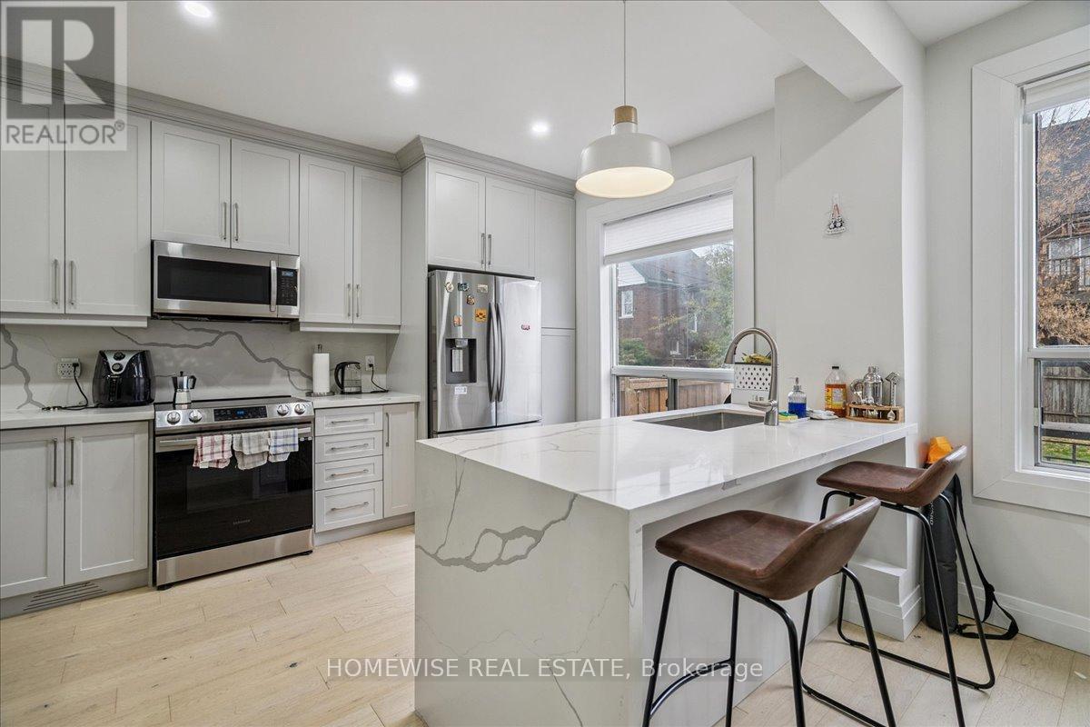 20 Greenaway Avenue, Hamilton, ON - Indoor Photo Showing Kitchen With Stainless Steel Kitchen With Upgraded Kitchen