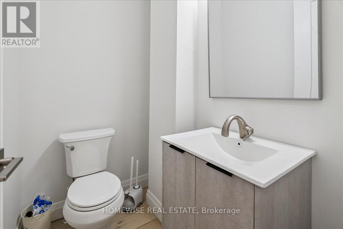 20 Greenaway Avenue, Hamilton, ON - Indoor Photo Showing Bathroom