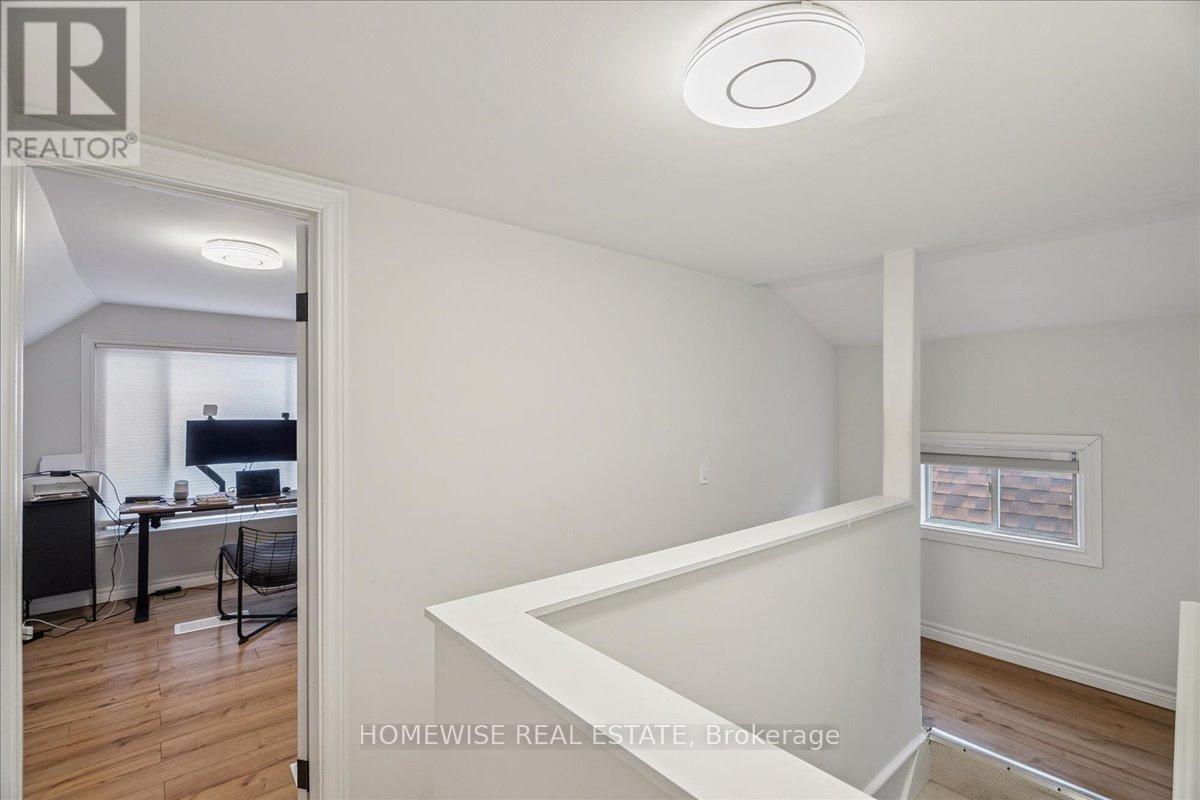 20 Greenaway Avenue, Hamilton, ON - Indoor Photo Showing Other Room