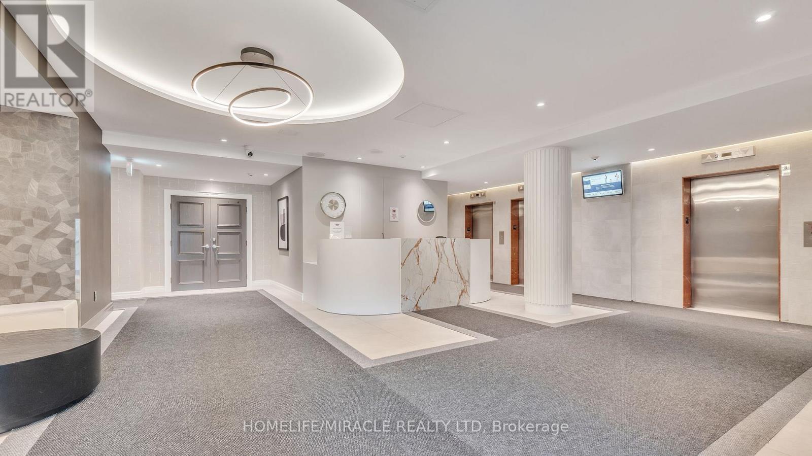 2009 - 550 Webb Drive, Mississauga, ON - Indoor Photo Showing Other Room