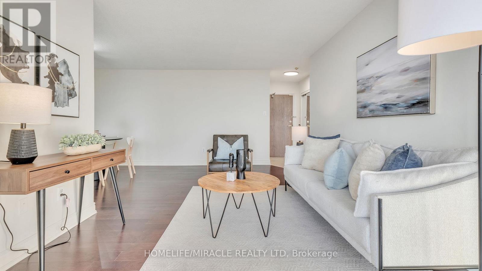 2009 - 550 Webb Drive, Mississauga, ON - Indoor Photo Showing Living Room
