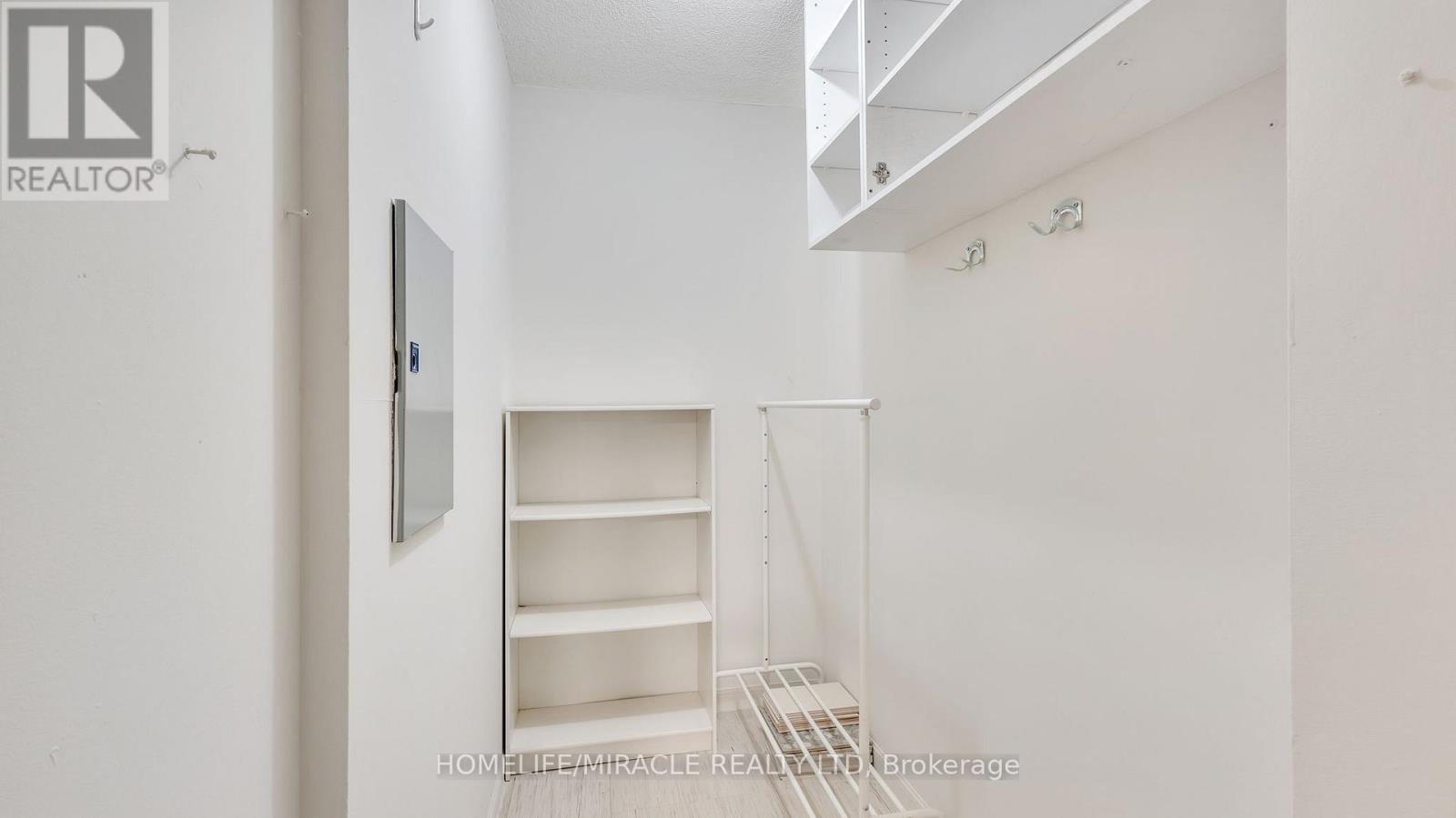 2009 - 550 Webb Drive, Mississauga, ON - Indoor