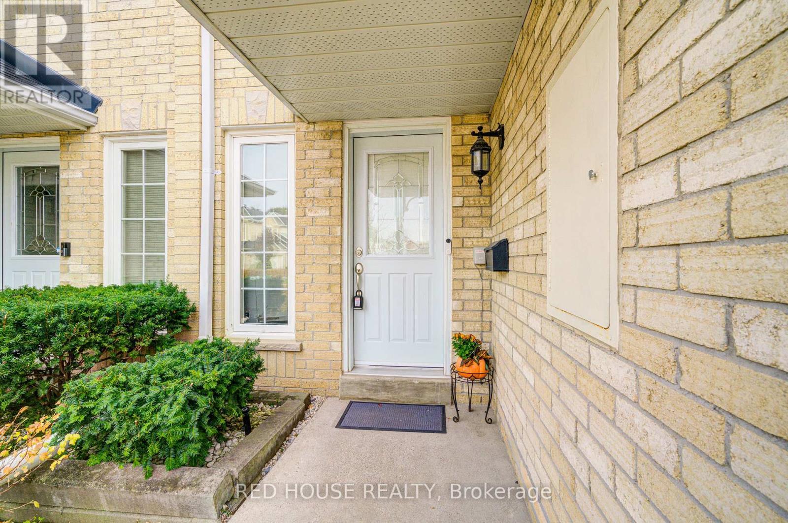 48 Heathcliffe Square, Brampton, ON - Outdoor With Exterior