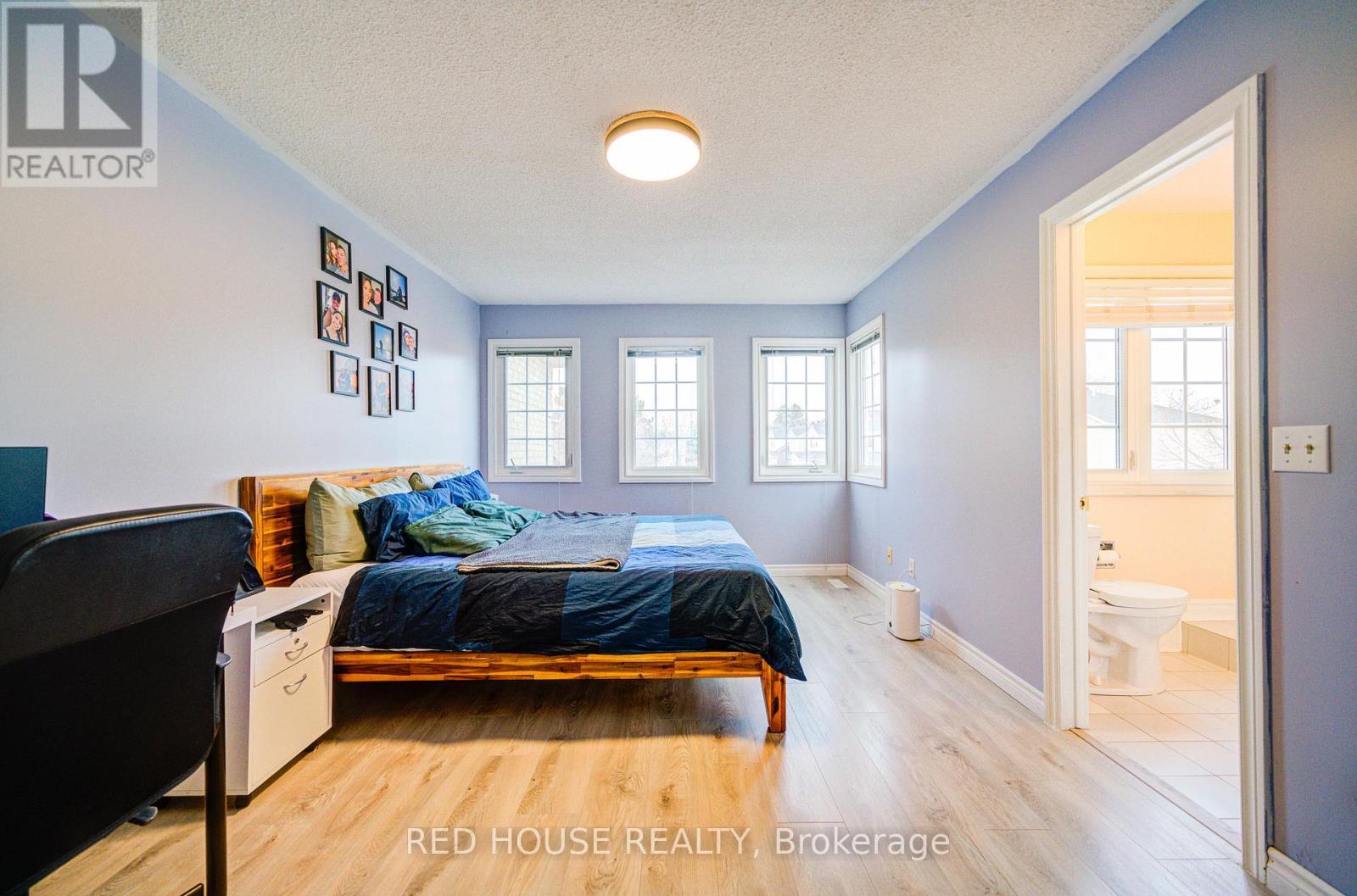 48 Heathcliffe Square, Brampton, ON - Indoor Photo Showing Bedroom