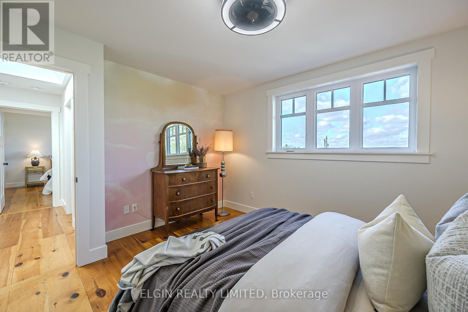 39349 Fingal Line, Southwold, ON - Indoor Photo Showing Bedroom