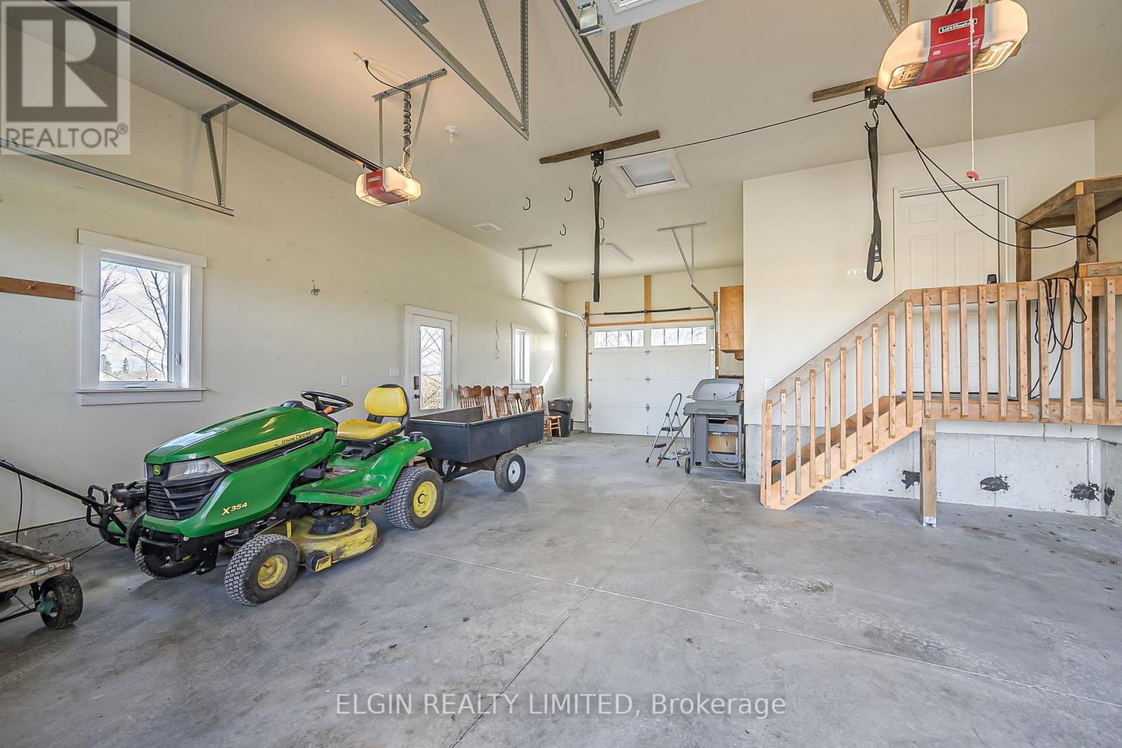 39349 Fingal Line, Southwold, ON - Indoor Photo Showing Garage