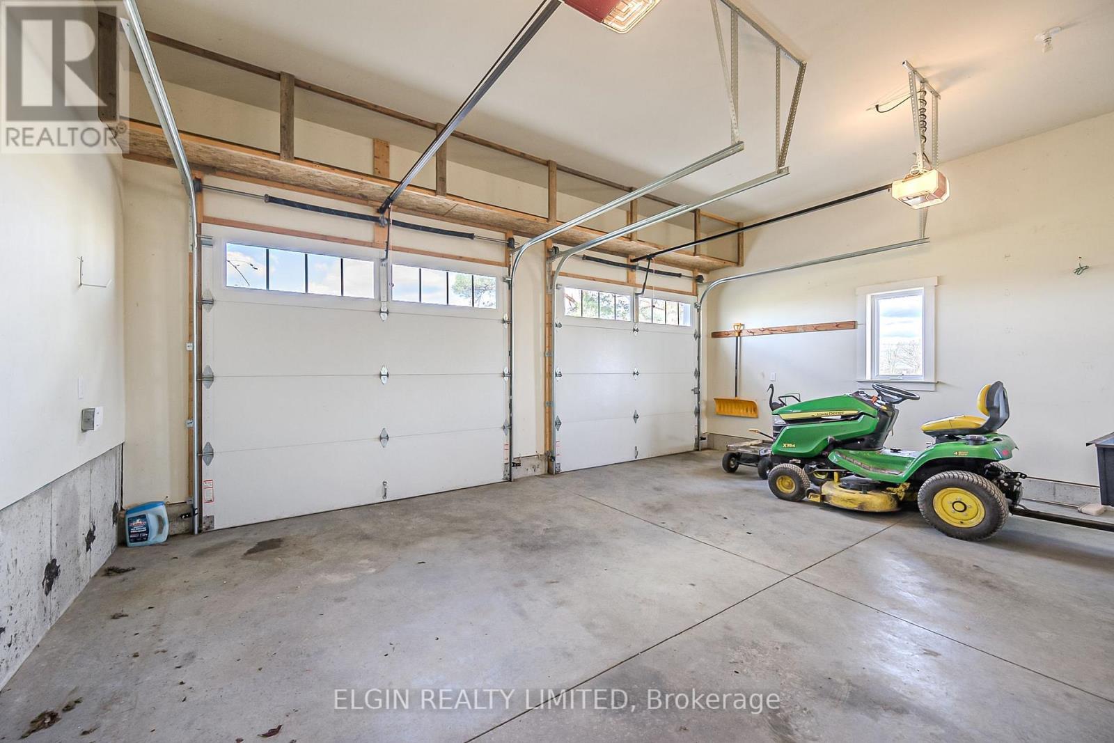 39349 Fingal Line, Southwold, ON - Indoor Photo Showing Garage