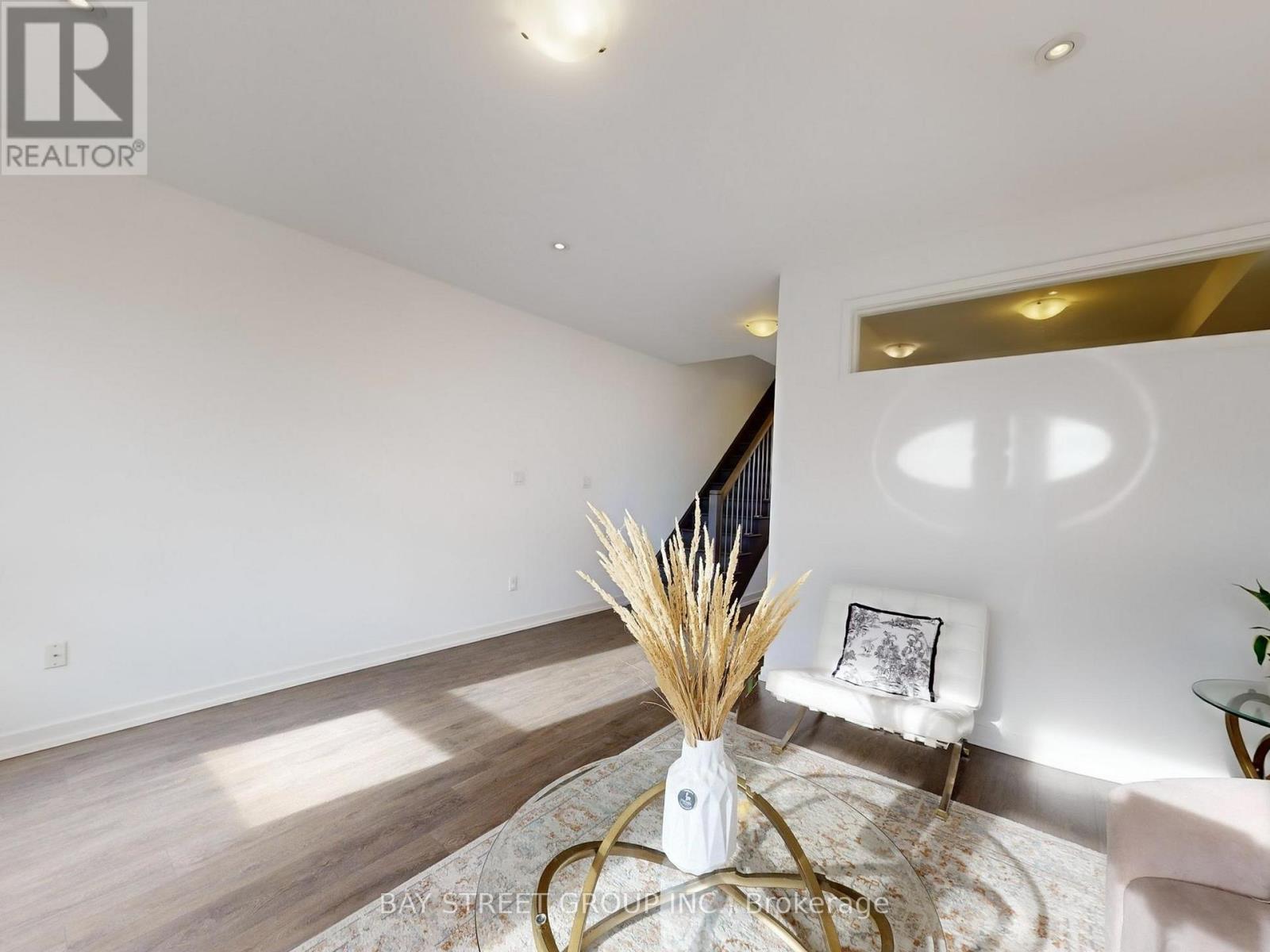 219 Huguenot Road, Oakville, ON - Indoor Photo Showing Other Room