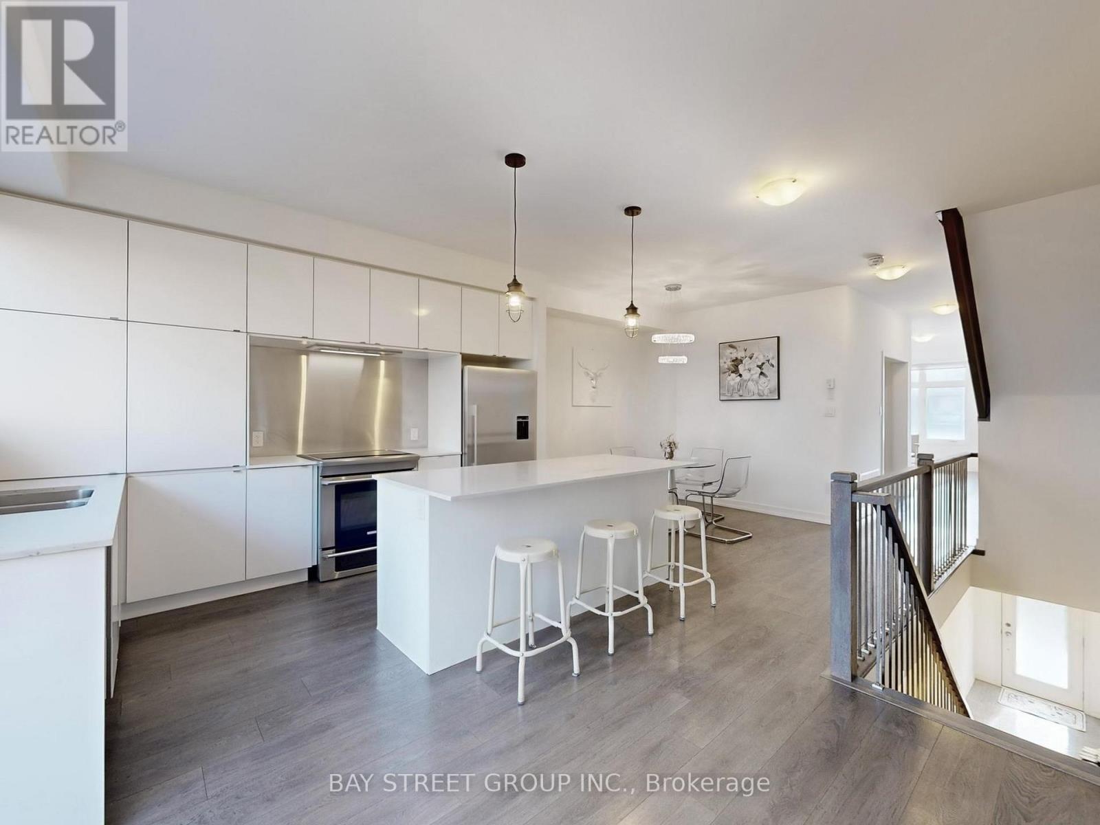 219 Huguenot Road, Oakville, ON - Indoor Photo Showing Kitchen With Upgraded Kitchen