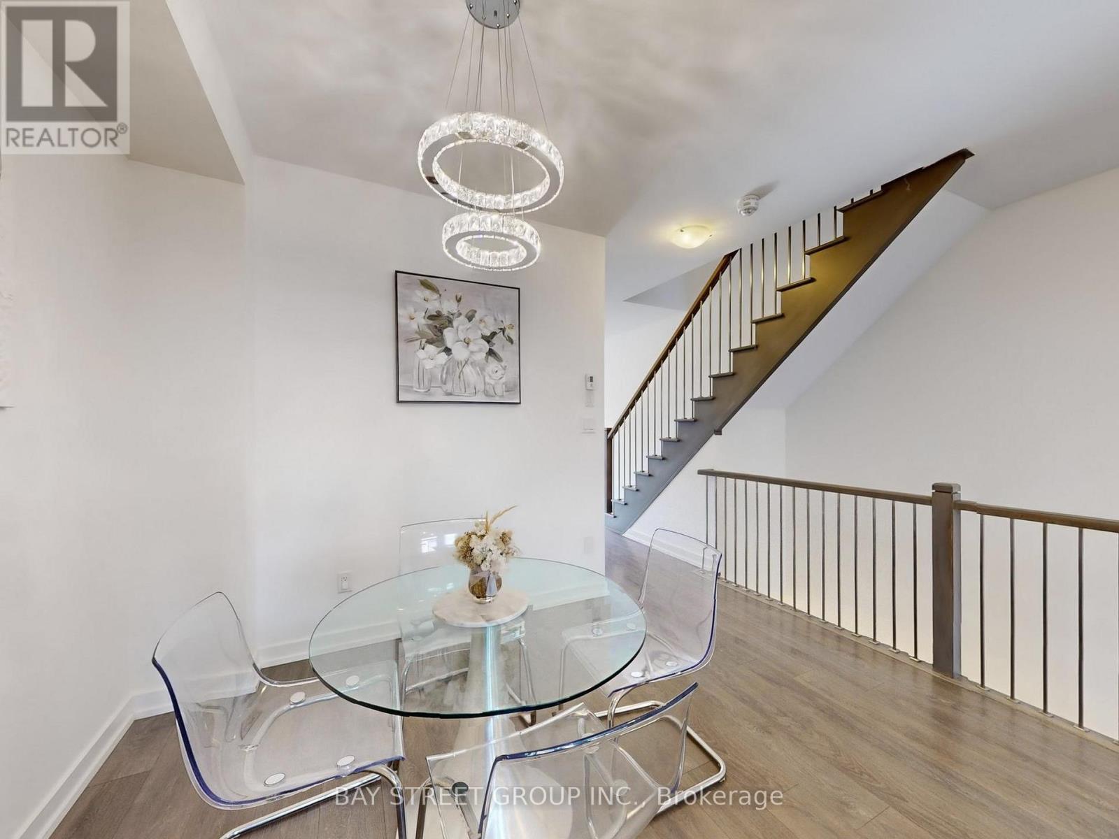 219 Huguenot Road, Oakville, ON - Indoor Photo Showing Dining Room