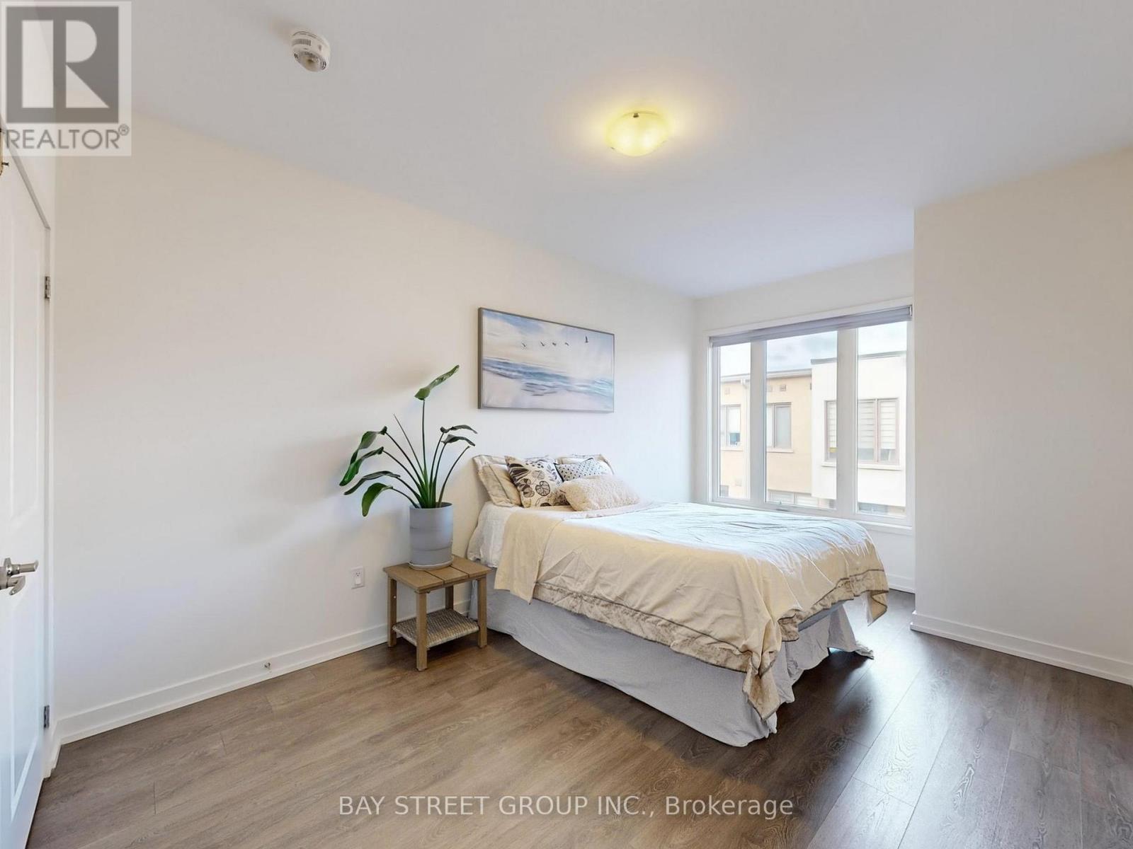 219 Huguenot Road, Oakville, ON - Indoor Photo Showing Bedroom