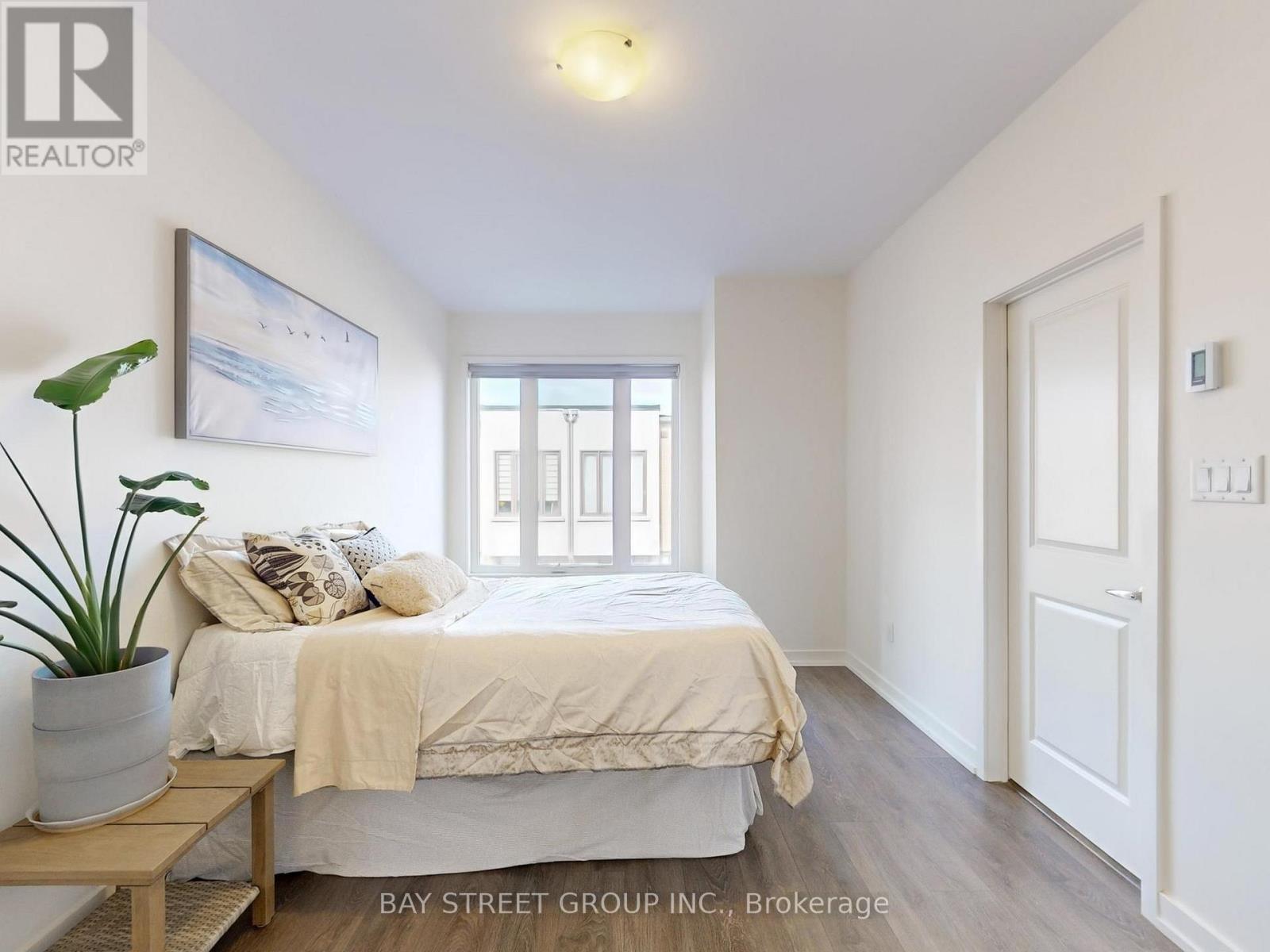 219 Huguenot Road, Oakville, ON - Indoor Photo Showing Bedroom