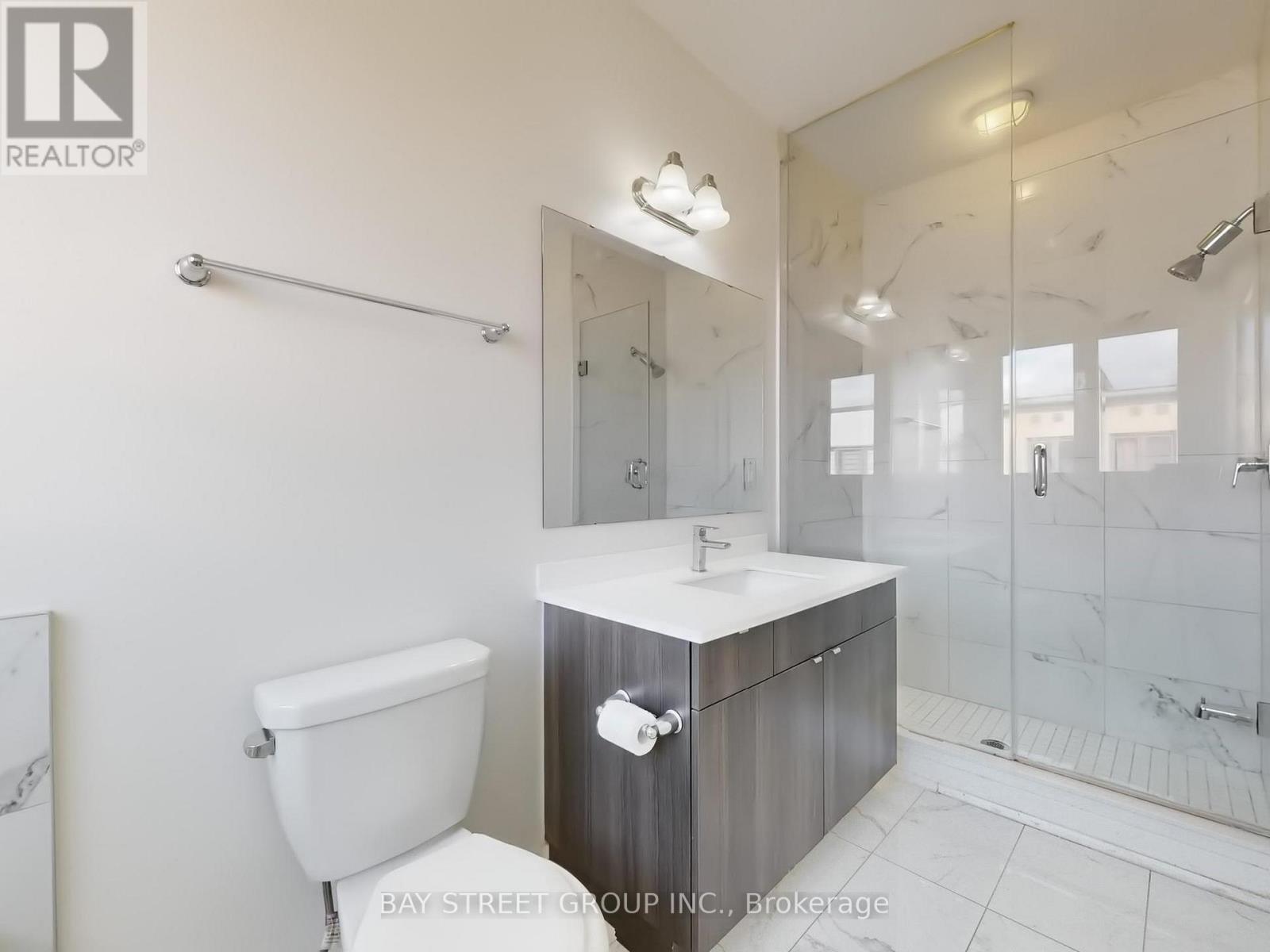 219 Huguenot Road, Oakville, ON - Indoor Photo Showing Bathroom