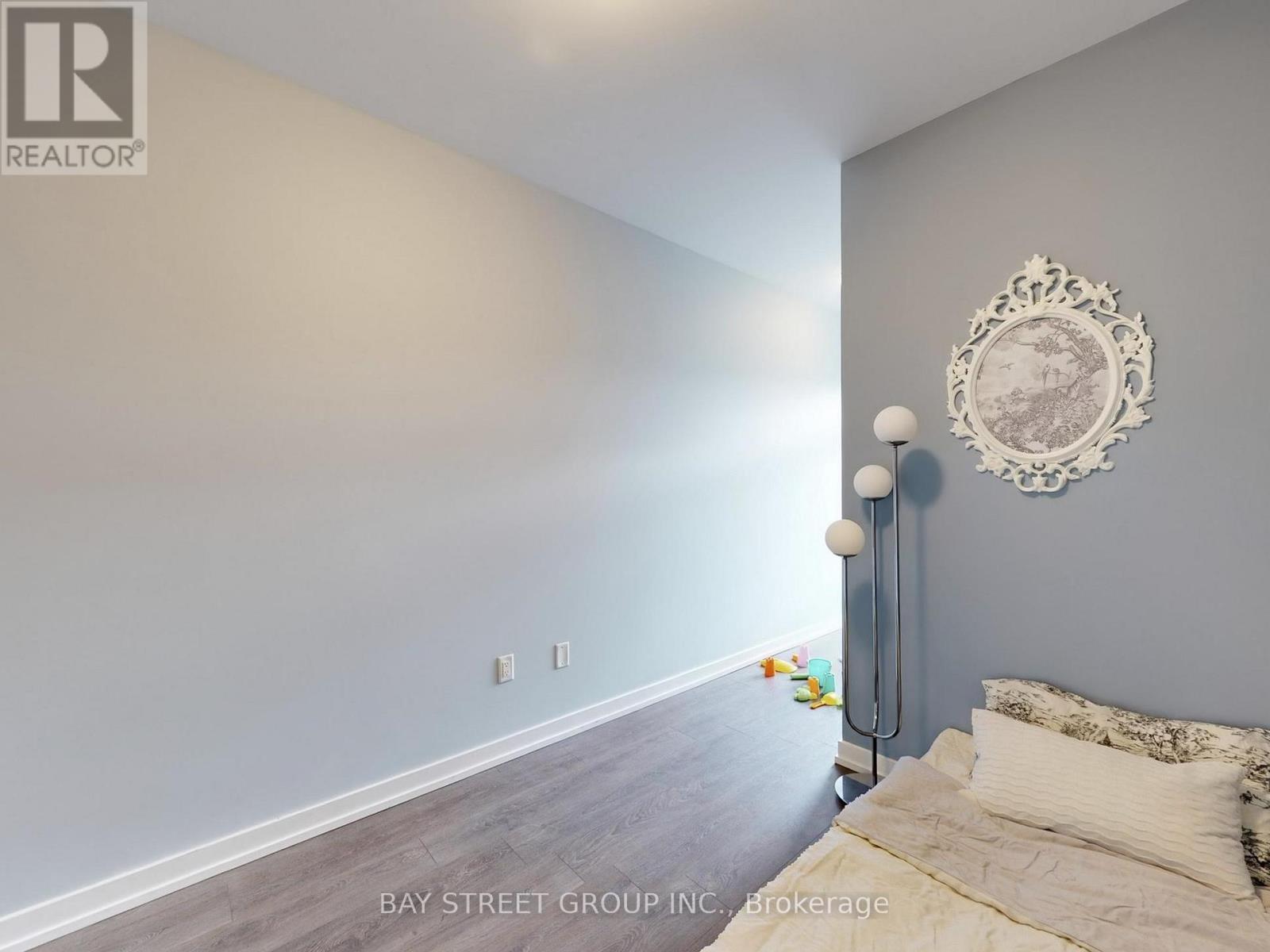 219 Huguenot Road, Oakville, ON - Indoor Photo Showing Bedroom