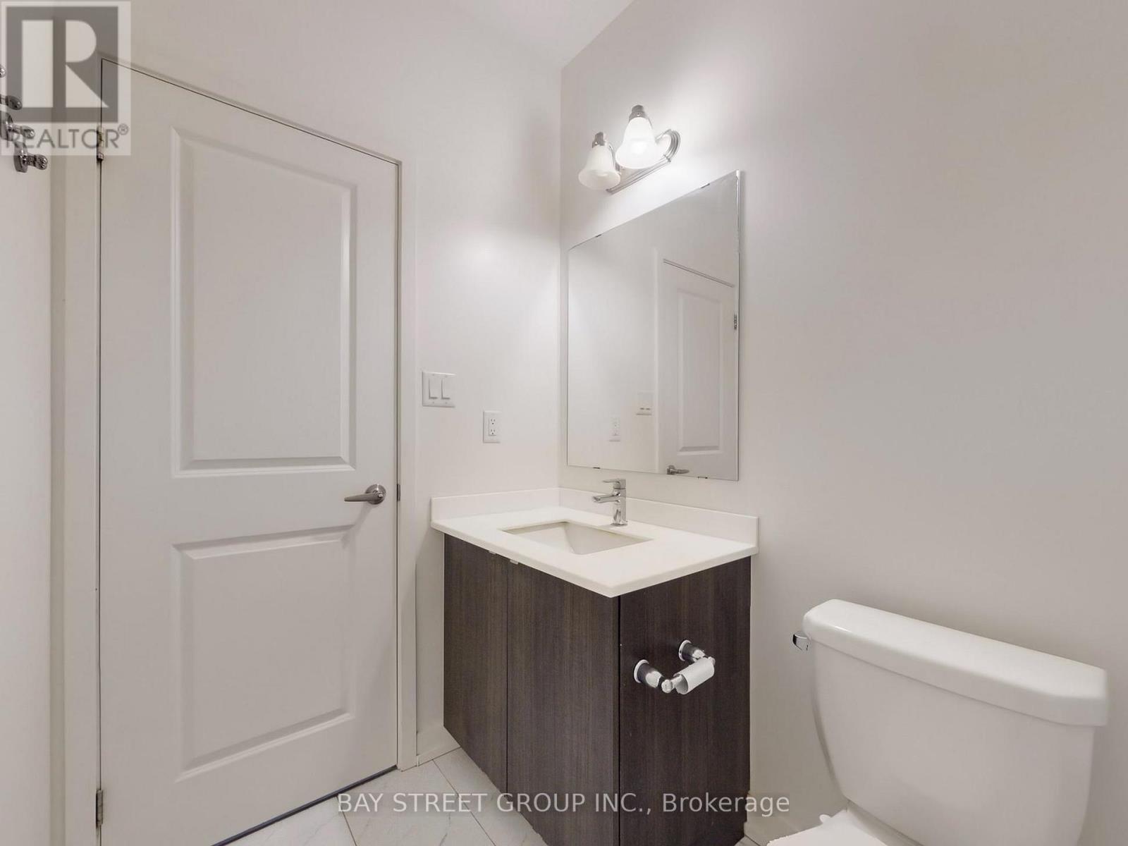 219 Huguenot Road, Oakville, ON - Indoor Photo Showing Bathroom