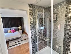 Ensuite bathroom -