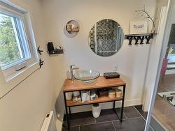 Ensuite bathroom -