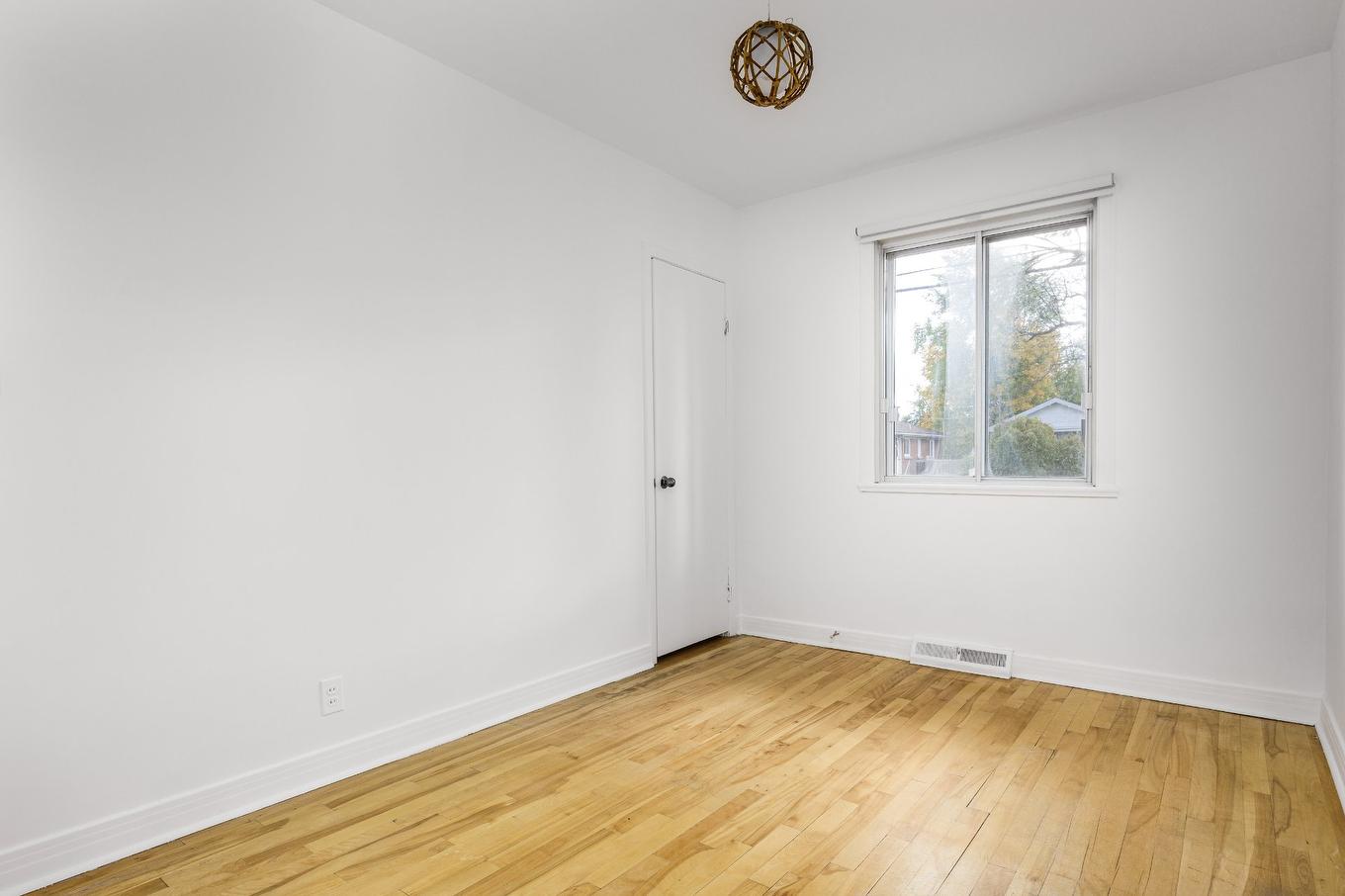 Bedroom - 5753 Av. Mcalear, Côte-Saint-Luc, QC - Indoor Photo Showing Other Room