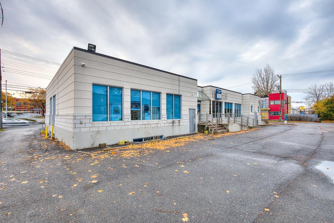 Back facade - Sous Sol-6005 Boul. Henri-Bourassa O., Montréal (Saint-Laurent), QC - Outdoor