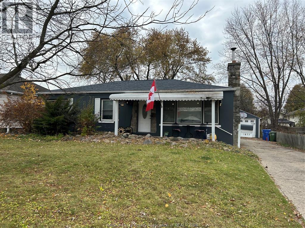 1677 Betts Avenue, Windsor, ON - Outdoor With Deck Patio Veranda