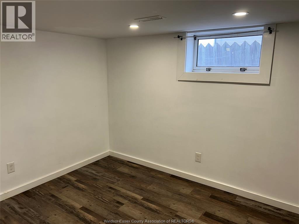 1677 Betts Avenue, Windsor, ON - Indoor Photo Showing Other Room