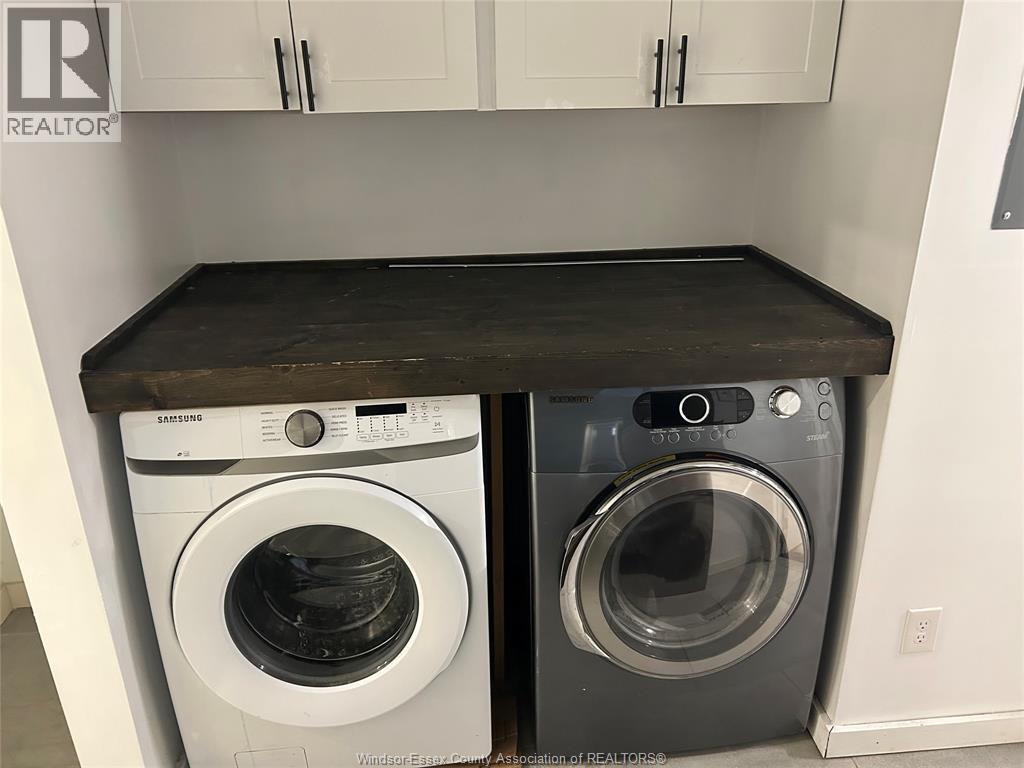 1677 Betts Avenue, Windsor, ON - Indoor Photo Showing Laundry Room
